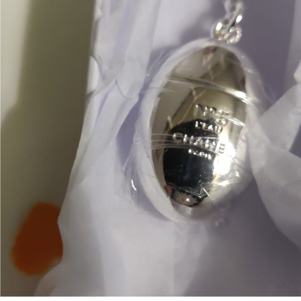 Chanel Silver Keychain - Picture 2 of 9